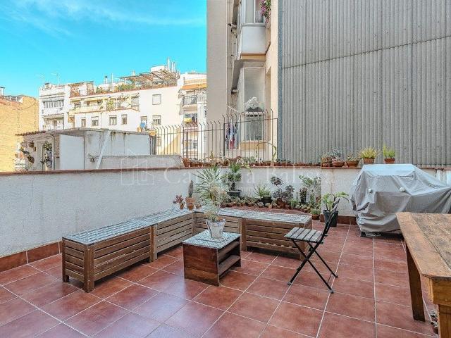 Piso en venta en calle De Vallhonrat, Barcelona, de 80 m² 2 habitaciones por 447.000