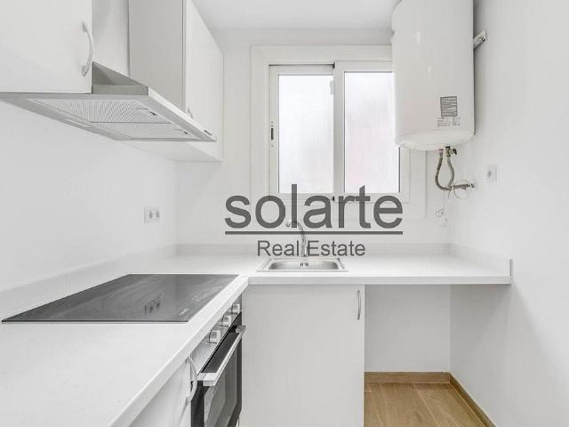Piso en venta en calle De Vallparda, Hospitalet de Llobregat, L´, de 48 m² 2 habitaciones por 170.000