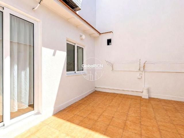 Piso en venta en calle De Vaquer, Hospitalet de Llobregat, L´, de 100 m² 6 habitaciones por 350.000