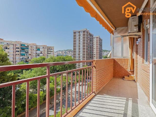 Piso en venta en calle De Ventura Rodríguez, Barcelona, de 65 m² 3 habitaciones por 359.000