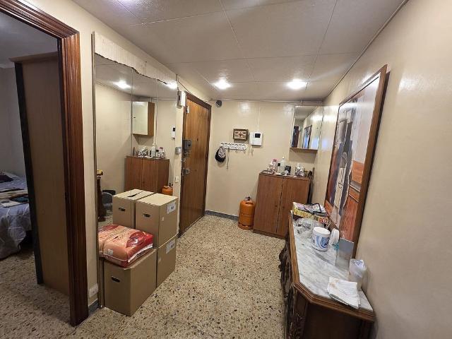 Piso en venta en calle De la Democràcia, Badalona, de 85 m² 3 habitaciones por 242.500
