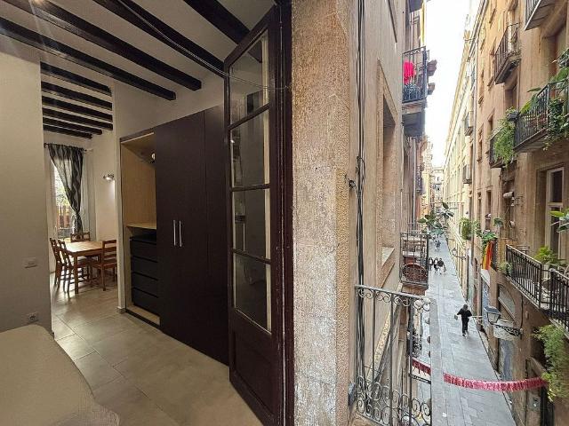 Piso en venta en calle De Verdaguer i Callís, Barcelona, de 32 m² 1 habitación por 235.000