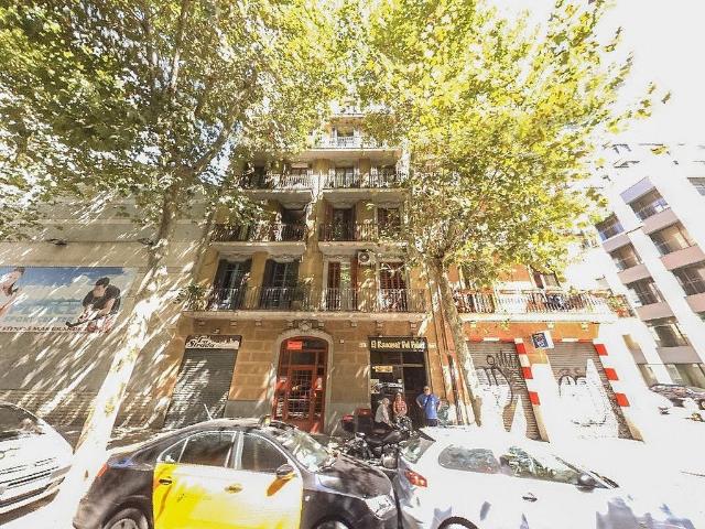 Piso en venta en calle De Vila i Vilà, Barcelona, de 79 m² 3 habitaciones por 315.000