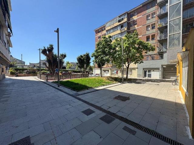 Piso en venta en calle De Viladecans, Sant Boi de Llobregat, de 50 m² 2 habitaciones por 70.000