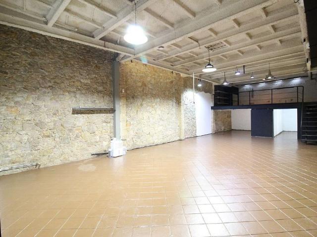 Piso en venta en calle De Viladomat, Barcelona, de 169 m² 3 habitaciones por 378.000