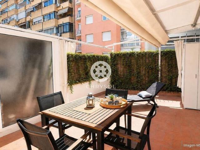 Piso en venta en calle De Viladomat, Barcelona, de 67 m² 4 habitaciones por 449.000