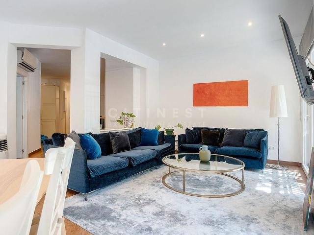 Piso en venta en calle De Viladomat, Barcelona, de 83 m² 2 habitaciones por 479.000