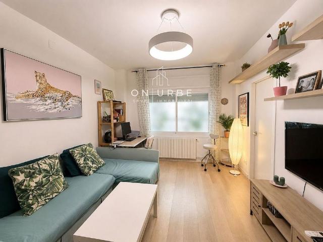 Piso en venta en calle De Viladomat, Barcelona, de 97 m² 3 habitaciones por 450.000