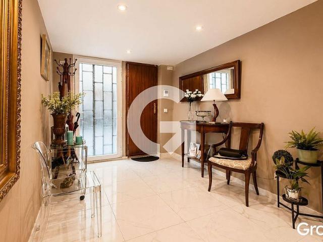 Piso en venta en calle De Vilamarí, Barcelona, de 78 m² 3 habitaciones por 370.000