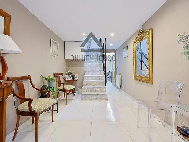 Piso en venta en calle De Vilamarí, Barcelona, de 84 m² 3 habitaciones por 370.000
