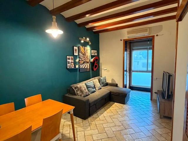 Piso en venta en calle De Villarroel, Barcelona, de 40 m² 2 habitaciones por 380.000