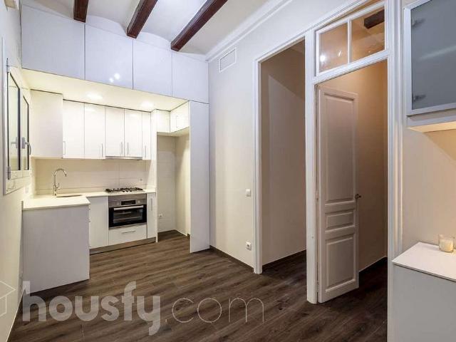 Piso en venta en calle De Villarroel, Barcelona, de 42 m² 3 habitaciones por 365.000