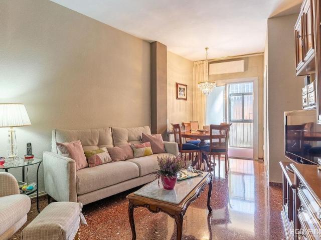 Piso en venta en calle De Villarroel, Barcelona, de 51 m² 2 habitaciones por 380.000