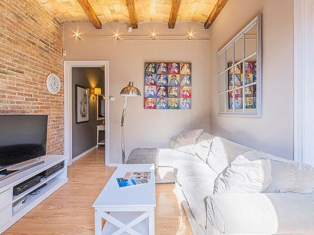 Piso en venta en calle De Villarroel, Barcelona, de 69 m² 3 habitaciones por 470.000