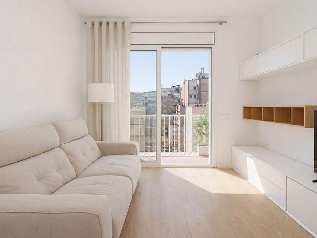 Piso en venta en calle De Villarroel, Barcelona, de 75 m² 3 habitaciones por 595.000
