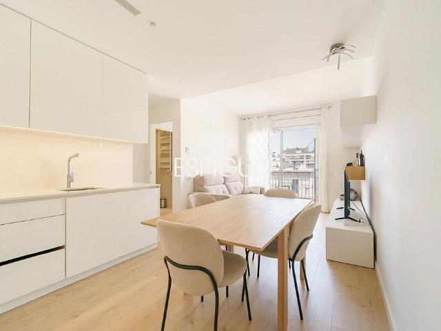 Piso en venta en calle De Villarroel, Barcelona, de 82 m² 3 habitaciones por 630.000