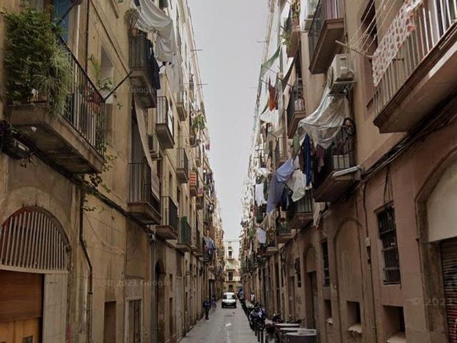 Piso en venta en calle De Vistalegre, Barcelona, de 88 m² 3 habitaciones por 165.000