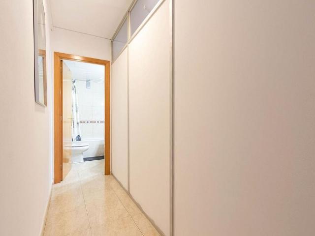 Piso en venta en calle De Xúquer, Terrassa, de 61 m² 1 habitación por 103.000