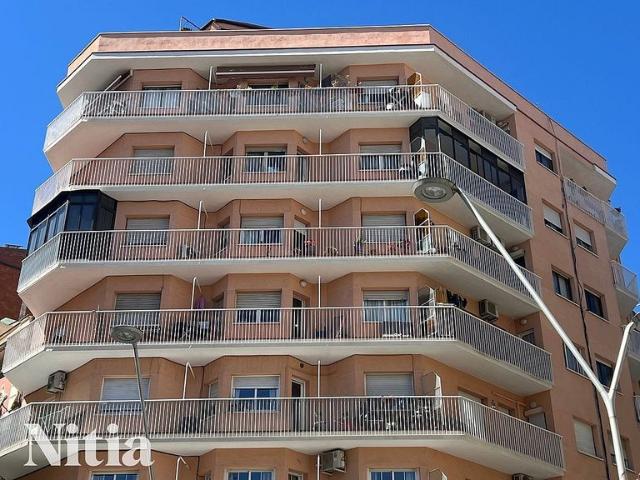Piso en venta en calle De Xifré, Barcelona, de 83 m² 4 habitaciones por 370.000