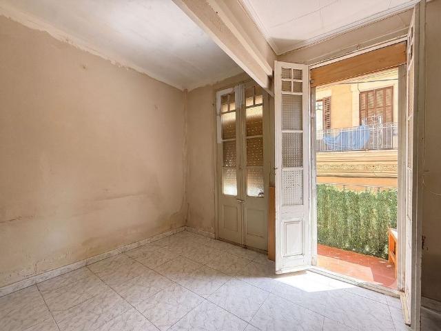 Piso en venta en calle Del Tenor Masini, Barcelona, de 49 m² 2 habitaciones por 239.000