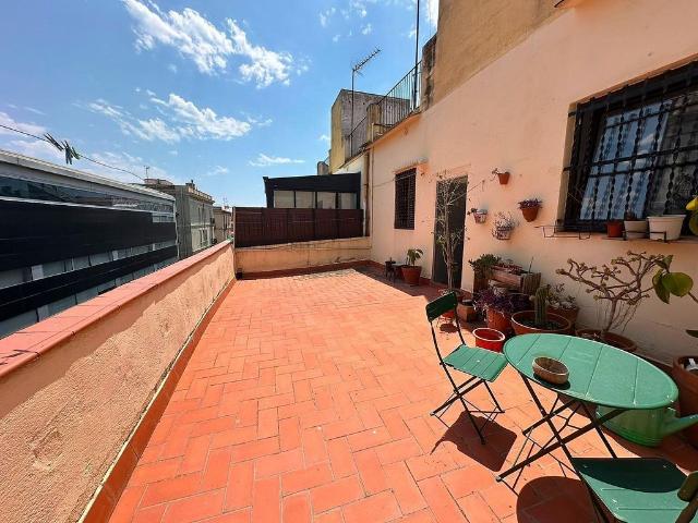 Piso en venta en calle Del Torrent de Les Flors, Barcelona, de 50 m² 3 habitaciones por 275.000