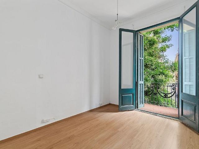 Piso en venta en calle Del Torrent de L'olla, Barcelona, de 85 m² 3 habitaciones por 449.000