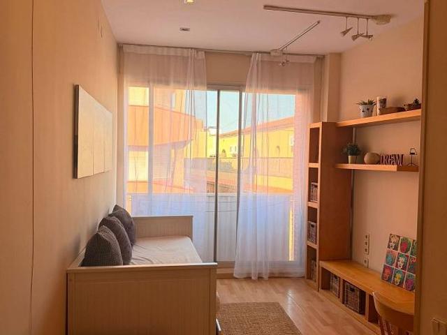 Piso en venta en calle Del Torrent de L'olla, Barcelona, de 27 m² 1 habitación por 215.000