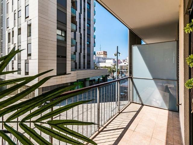 Piso en venta en calle Del Vall, Terrassa, de 60 m² 2 habitaciones por 315.000