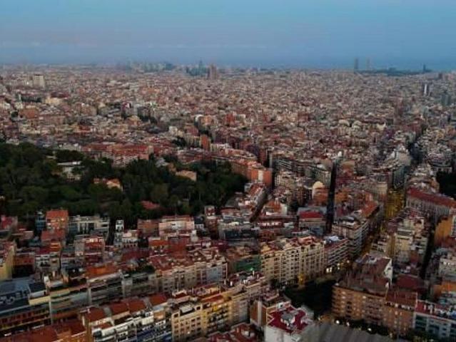 Piso en venta en calle Del Xiprer, Barcelona, de 65 m² 3 habitaciones por 315.000