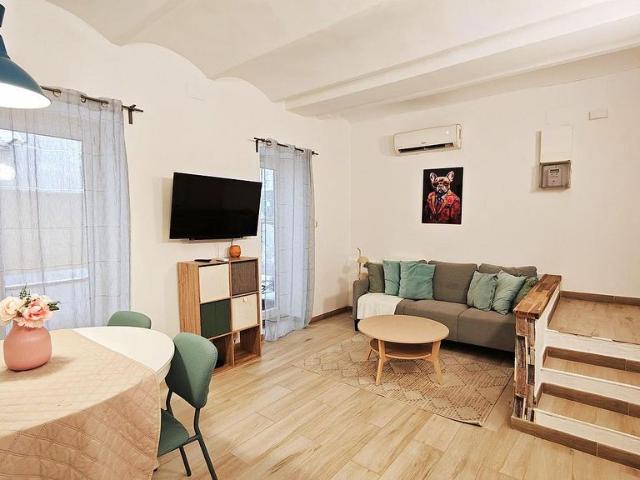 Piso en venta en calle Del Baró de Sant Lluís, Barcelona, de 58 m² 2 habitaciones por 220.000