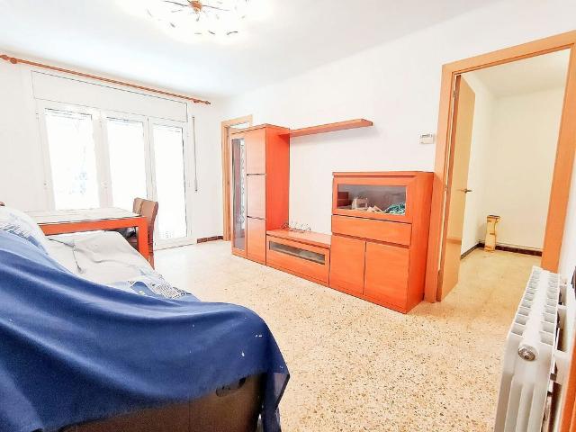 Piso en venta en calle Del Beat Almató, Barcelona, de 65 m² 3 habitaciones por 265.000