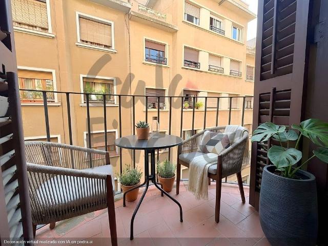 Piso en venta en calle Del Bisbe Laguarda, Barcelona, de 79 m² 3 habitaciones por 368.000