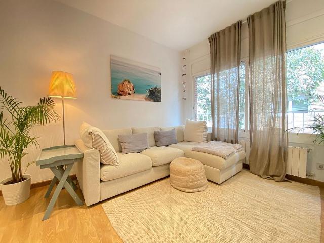 Piso en venta en calle Del Bisbe Sivilla, Barcelona, de 65 m² 2 habitaciones por 429.000 €