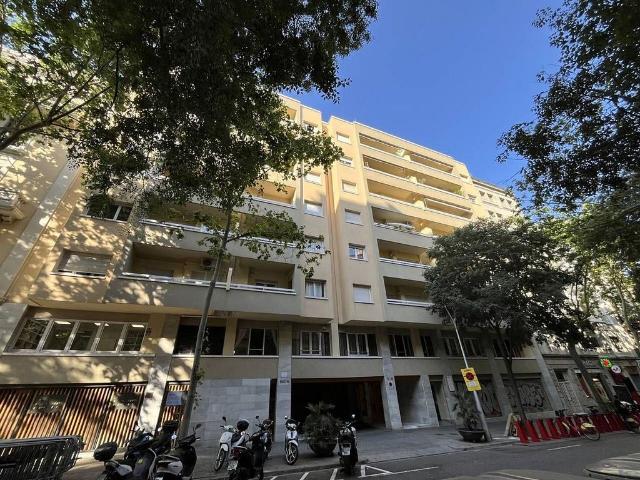 Piso en venta en calle Del Bruc, Barcelona, de 160 m² 4 habitaciones por 700.000