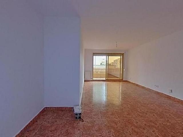 Piso en venta en calle Del Bruc, Vilanova i La Geltrú, de 5.255 m² 4 habitaciones por 216.110