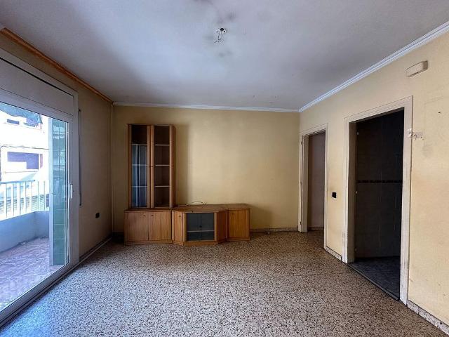Piso en venta en calle Del Camí Ral, Esparreguera, de 76 m² 3 habitaciones por 164.000