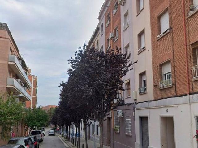 Piso en venta en calle Del Canigó, Badalona, de 61 m² 3 habitaciones por 149.900