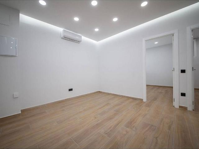 Piso en venta en calle Del Cadí, Barcelona, de 40 m² 1 habitación por 170.000