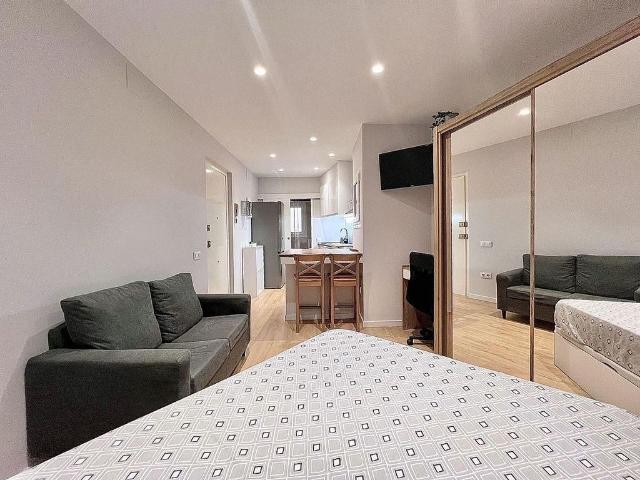Piso en venta en calle Del Caire, Barcelona, de 27 m² 1 habitación por 209.000 €