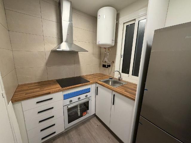 Piso en venta en calle Del Carme, Barcelona, de 42 m² 3 habitaciones por 181.000