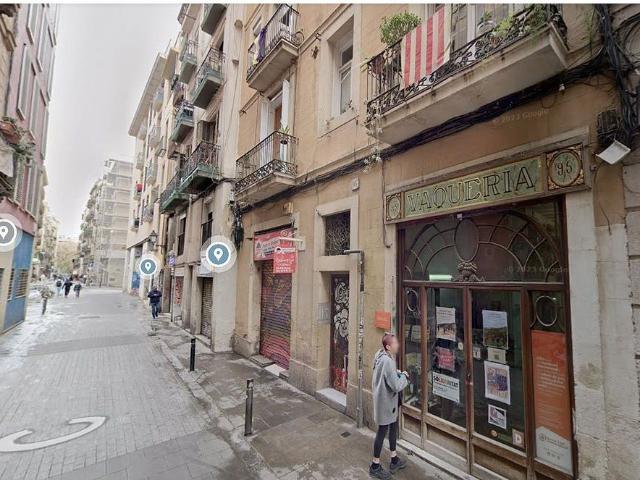Piso en venta en calle Del Carme, Barcelona, de 44 m² 2 habitaciones por 89.000 €