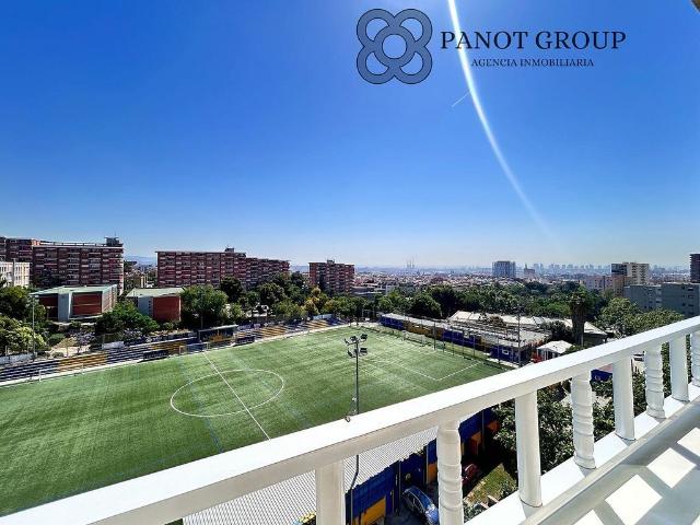 Piso en venta en calle Del Castor, Barcelona, de 84 m² 3 habitaciones por 295.000