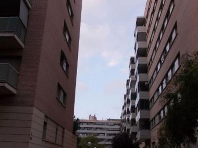 Piso en venta en calle Del Cinca, Barcelona, de 120 m² 3 habitaciones por 330.000