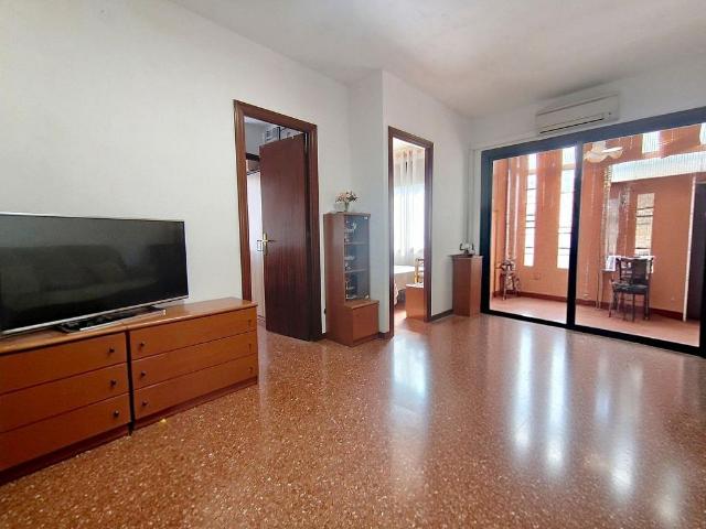 Piso en venta en calle Del Cid, Barcelona, de 57 m² 3 habitaciones por 347.000