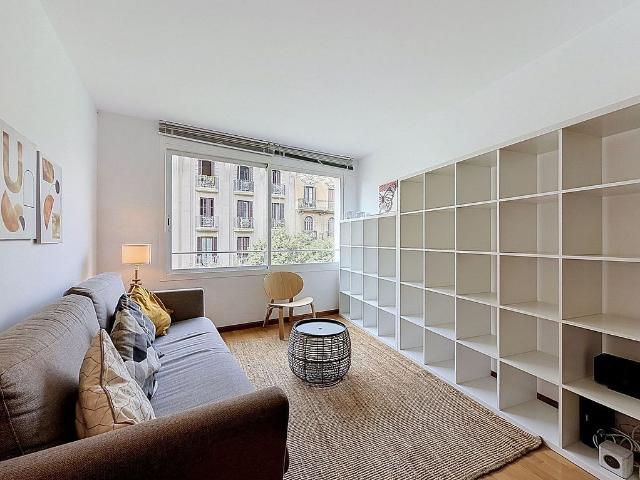 Piso en venta en calle Del Comte Borrell, Barcelona, de 68 m² 2 habitaciones por 430.000