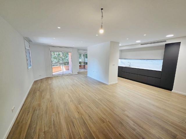 Piso en venta en calle Del Comte Borrell, Barcelona, de 160 m² 3 habitaciones por 750.000