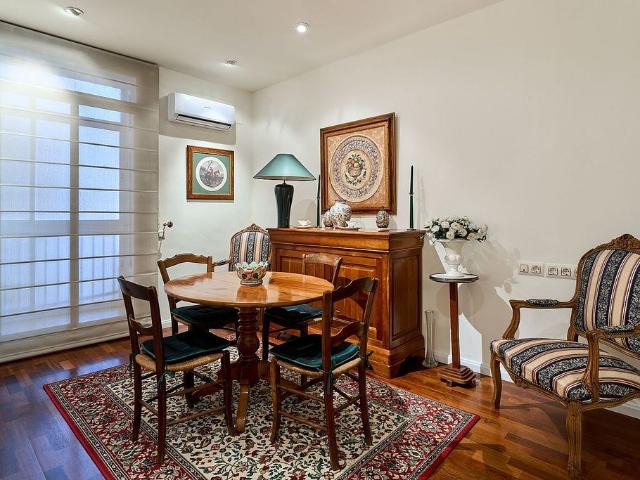 Piso en venta en calle Del Comte D'urgell, Barcelona, de 49 m² 1 habitación por 329.000