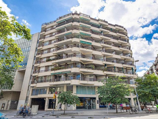Piso en venta en calle Del Comte D'urgell, Barcelona, de 110 m² 4 habitaciones por 760.000
