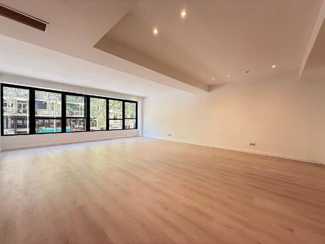 Piso en venta en calle Del Comte D'urgell, Barcelona, de 130 m² 3 habitaciones por 770.000