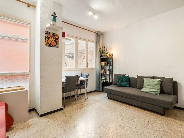 Piso en venta en calle Del Comerç, Barcelona, de 32 m² 1 habitación por 189.000